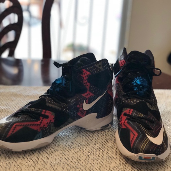 lebron james bhm shoes